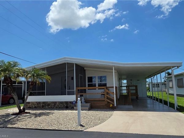 556 Freedom ST , NORTH FORT MYERS, FL 33917
