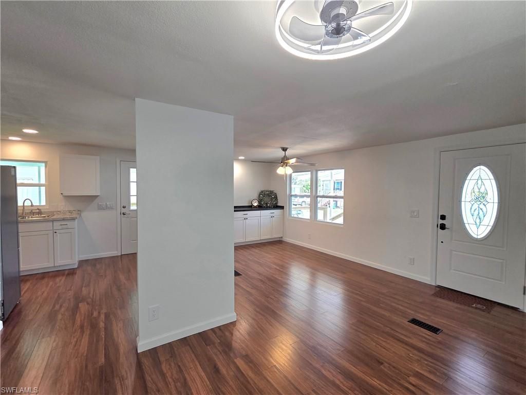 556 Freedom St , North Fort Myers, FL 33917 Photo