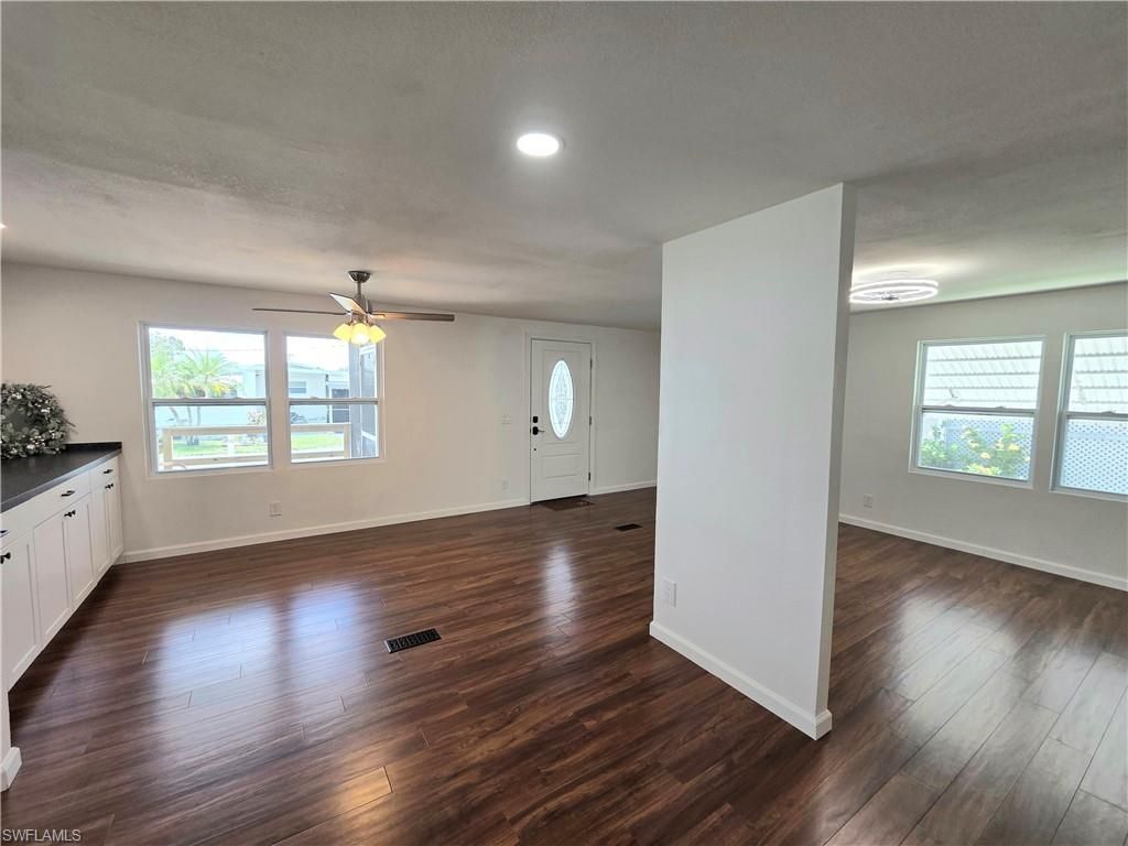 556 Freedom St , North Fort Myers, FL 33917 Photo