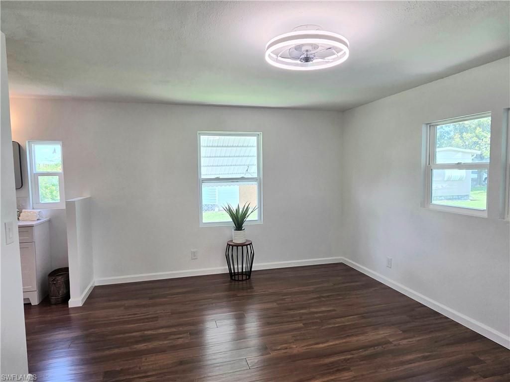 556 Freedom St , North Fort Myers, FL 33917 Photo