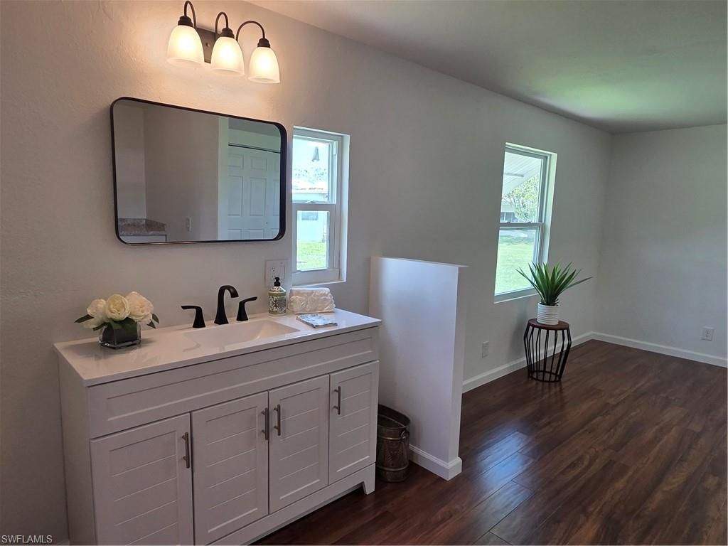 556 Freedom St , North Fort Myers, FL 33917 Photo