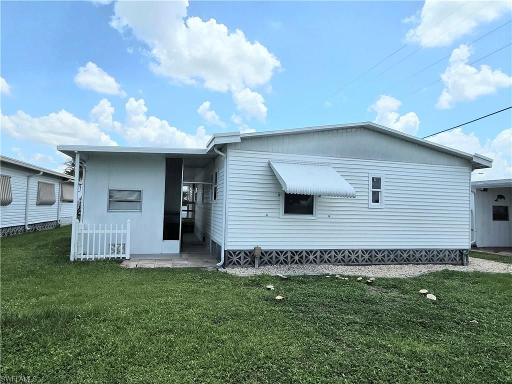 556 Freedom St , North Fort Myers, FL 33917 Photo