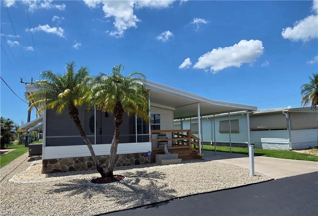 556 Freedom St , North Fort Myers, FL 33917 Photo