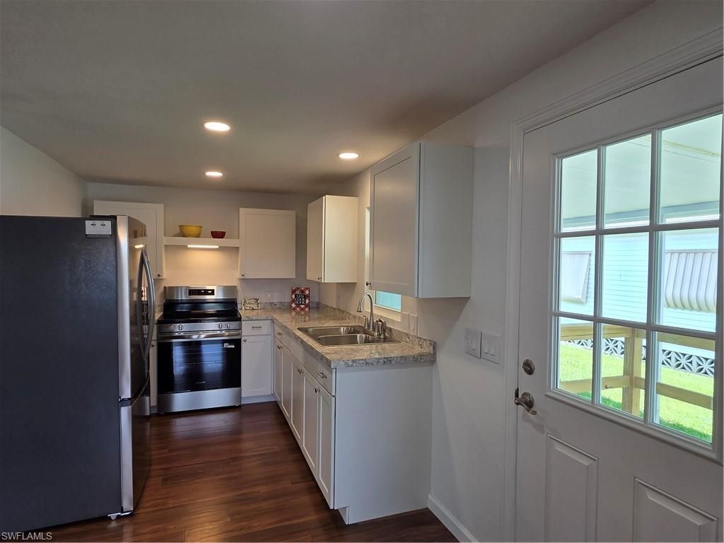 556 Freedom St , North Fort Myers, FL 33917 Photo