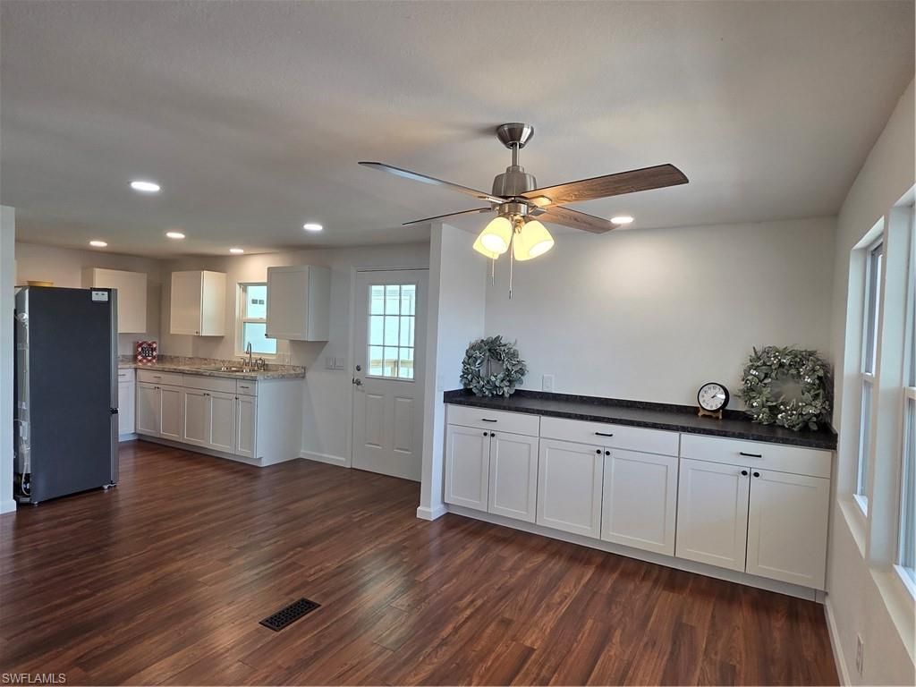 556 Freedom St , North Fort Myers, FL 33917 Photo