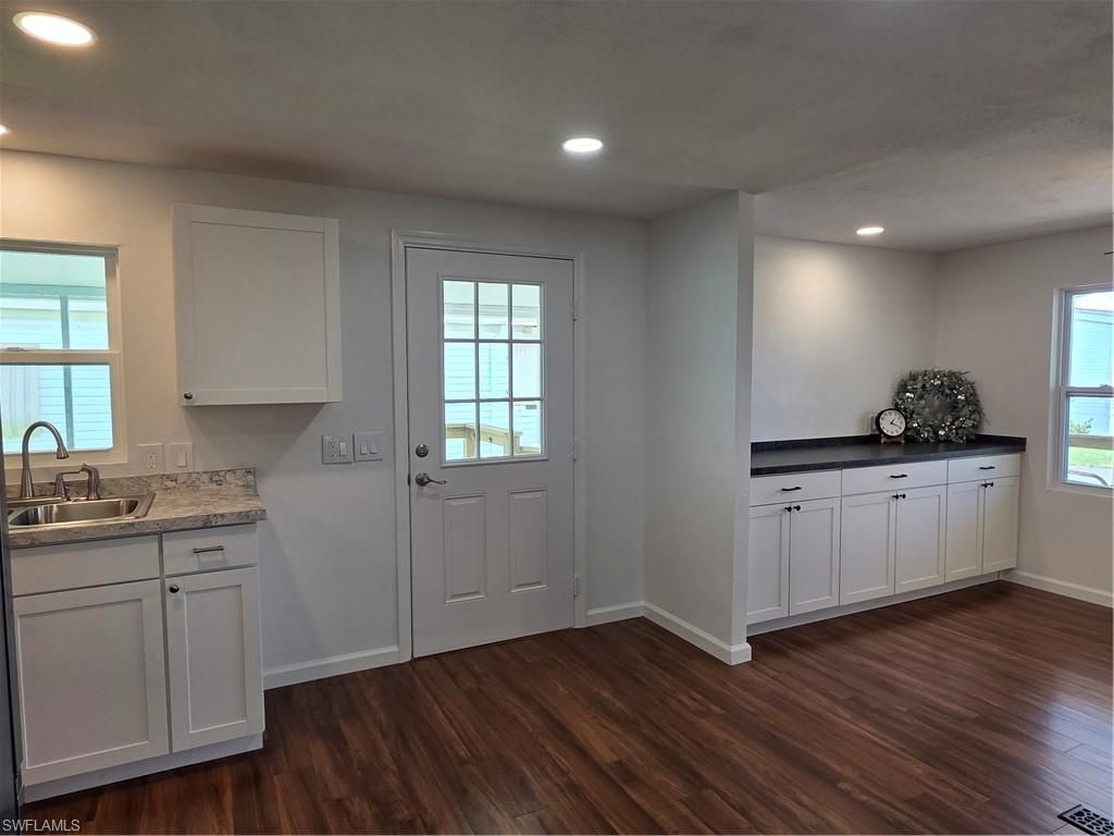 556 Freedom St , North Fort Myers, FL 33917 Photo