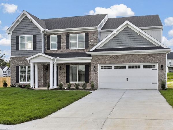 5020 Salient Dr , Spring Hill, TN 37174