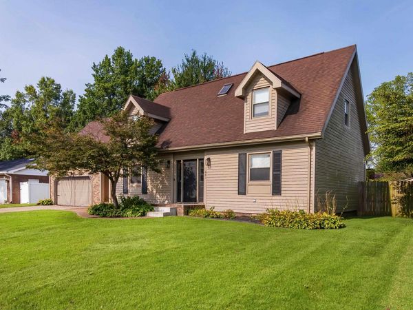 641 Woodbriar Court, Evansville, IN 47715
