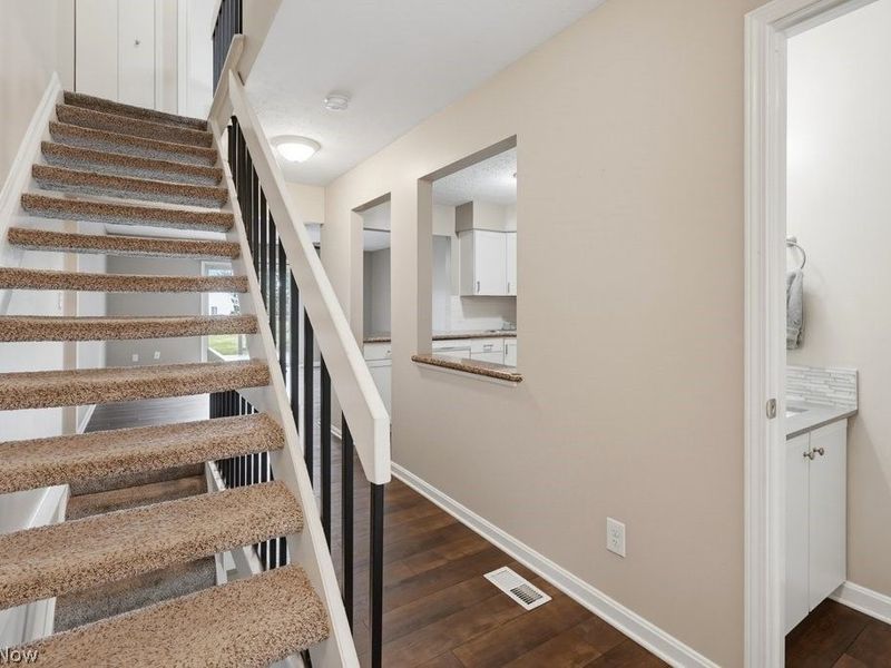 1203 Canyon View Road, Northfield, OH 44067 Photo 2