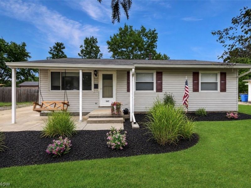 347 Sylvia Drive, Chardon, OH 44024 Photo 2