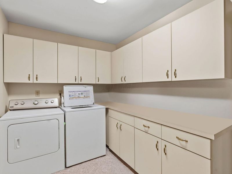303 Andover Drive, London, OH 43140 Photo 17