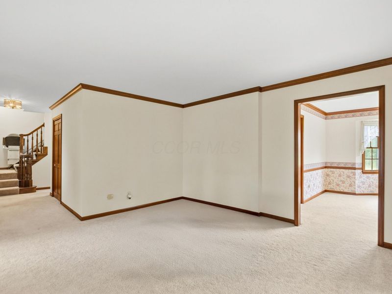 303 Andover Drive, London, OH 43140 Photo 4
