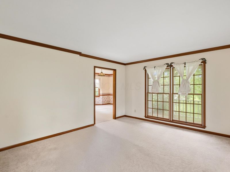 303 Andover Drive, London, OH 43140 Photo 5