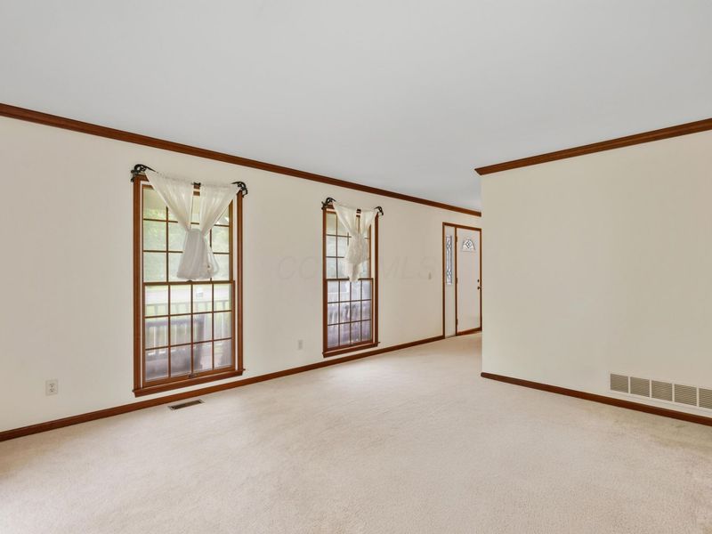 303 Andover Drive, London, OH 43140 Photo 6