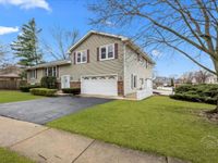 701 Viking Drive, Batavia, IL 60510 primary photo