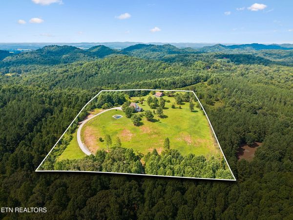 355 County Road 470 , Englewood, TN 37329