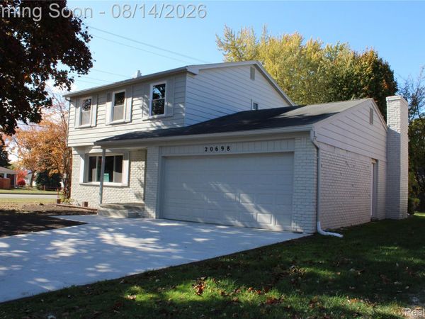 20698 Coachwood Road, Riverview, Mi 48193