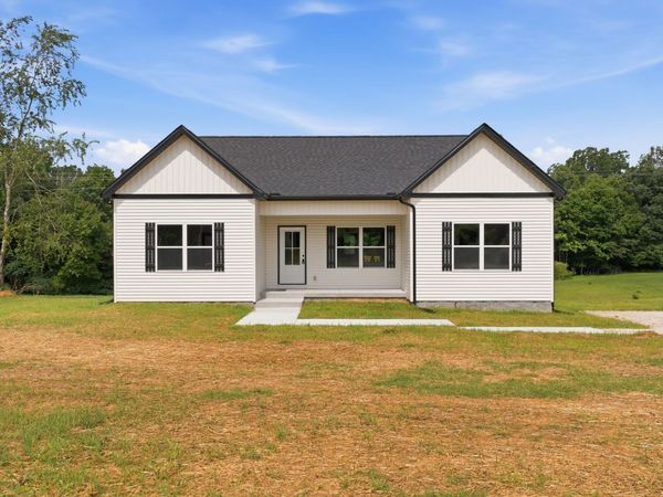 1434 East Piney Road , Dickson, TN 37055