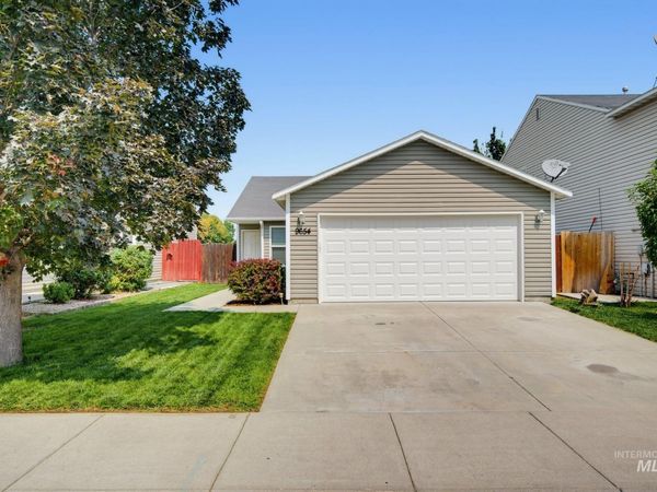 9654 W Weir Hollis Drive, Boise, ID 83709