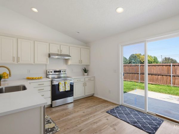 9654 W Weir Hollis Drive, Boise, ID 83709