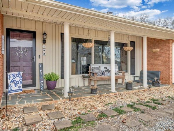 162 Ridgewood DR, Troutville, VA 24175