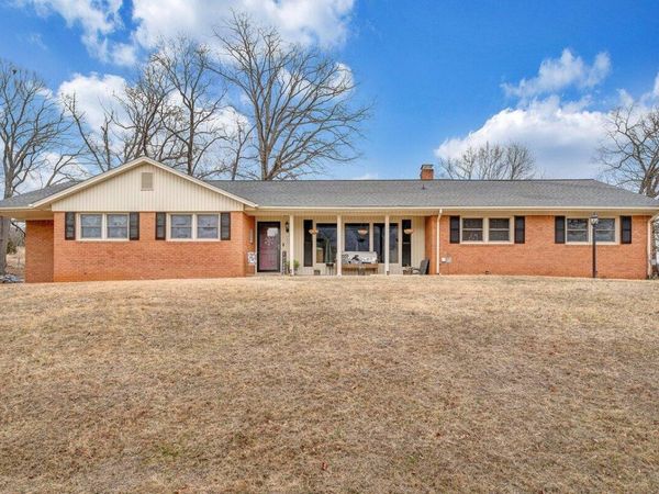 162 Ridgewood DR , Troutville, VA 24175