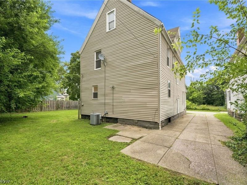 2260 E 85th Street, Cleveland, OH 44106 Photo 44