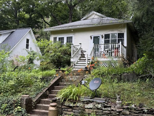 16 Pleasant Valley, Clinton, CT 06413