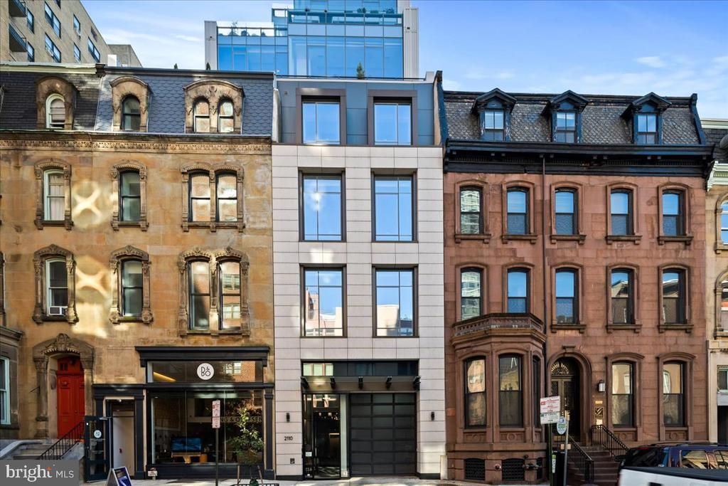 2108 10 WALNUT STREET , PHILADELPHIA, PA 19103