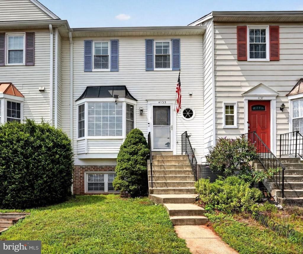 4135 Weeping Willow Court, Unit 143B, Chantilly, VA 20151 Main Photo
