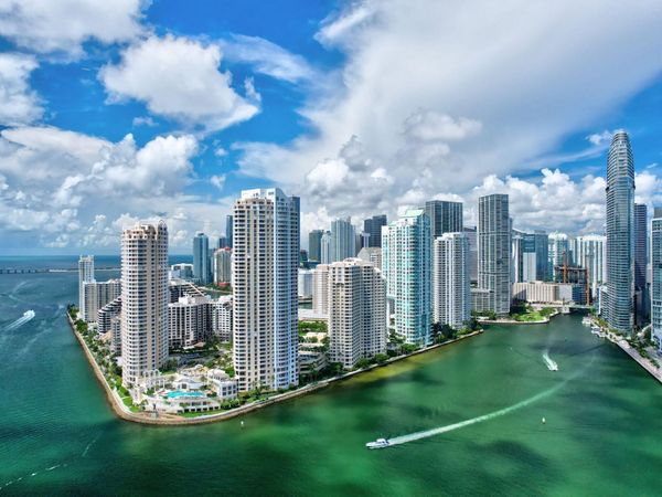 701 Brickell Key Boulevard, Unit 1604, Miami, FL 33131