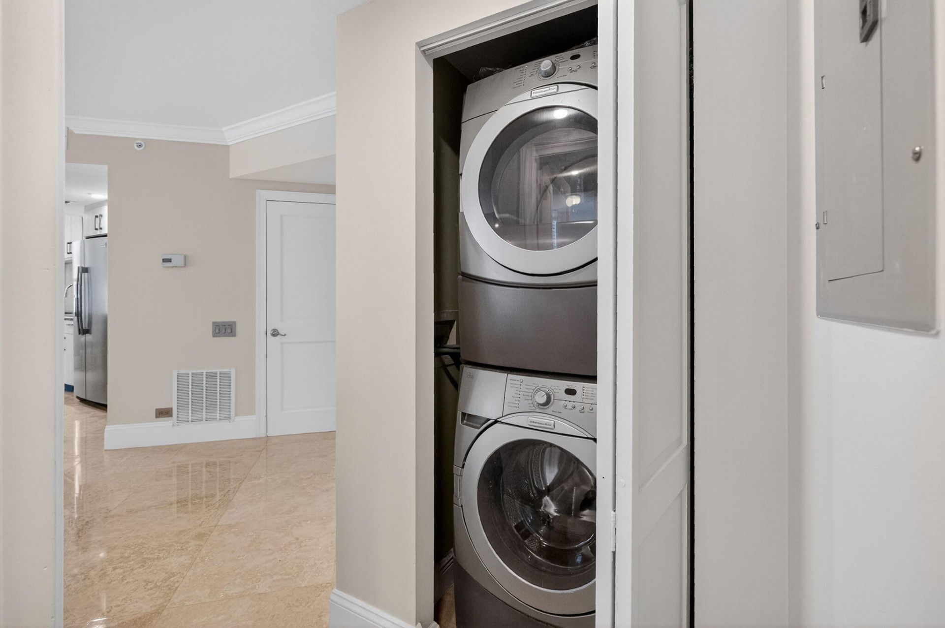 701 Brickell Key Boulevard, Unit 1604, Miami, FL 33131 Photo
