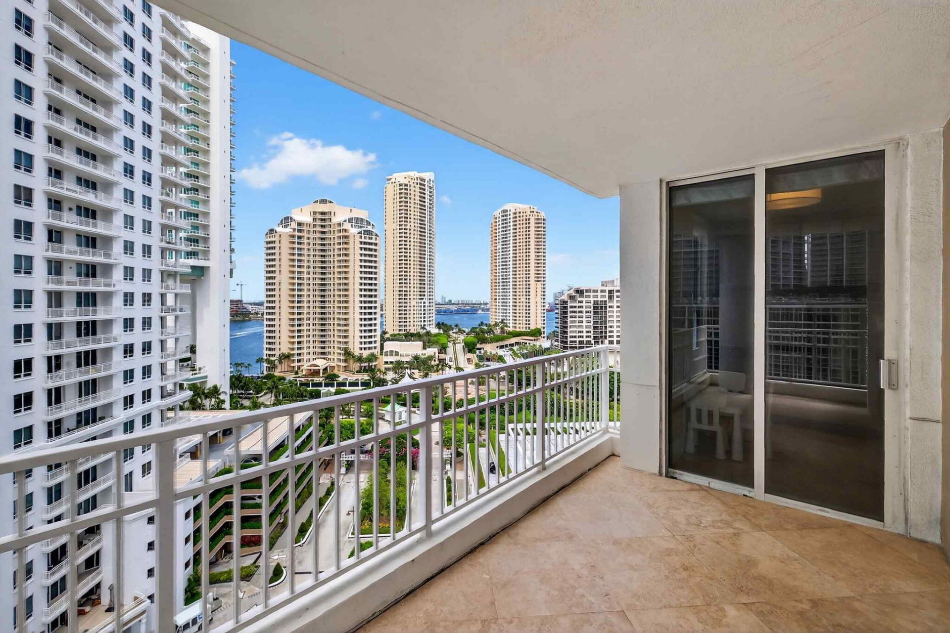 701 Brickell Key Boulevard, Unit 1604, Miami, FL 33131 Photo
