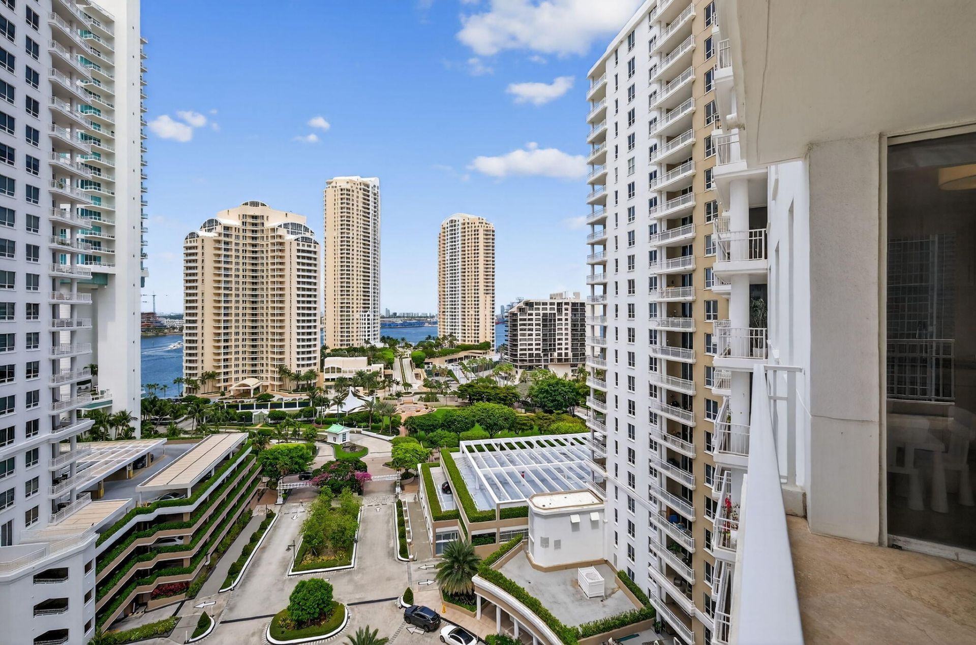 701 Brickell Key Boulevard, Unit 1604, Miami, FL 33131 Photo