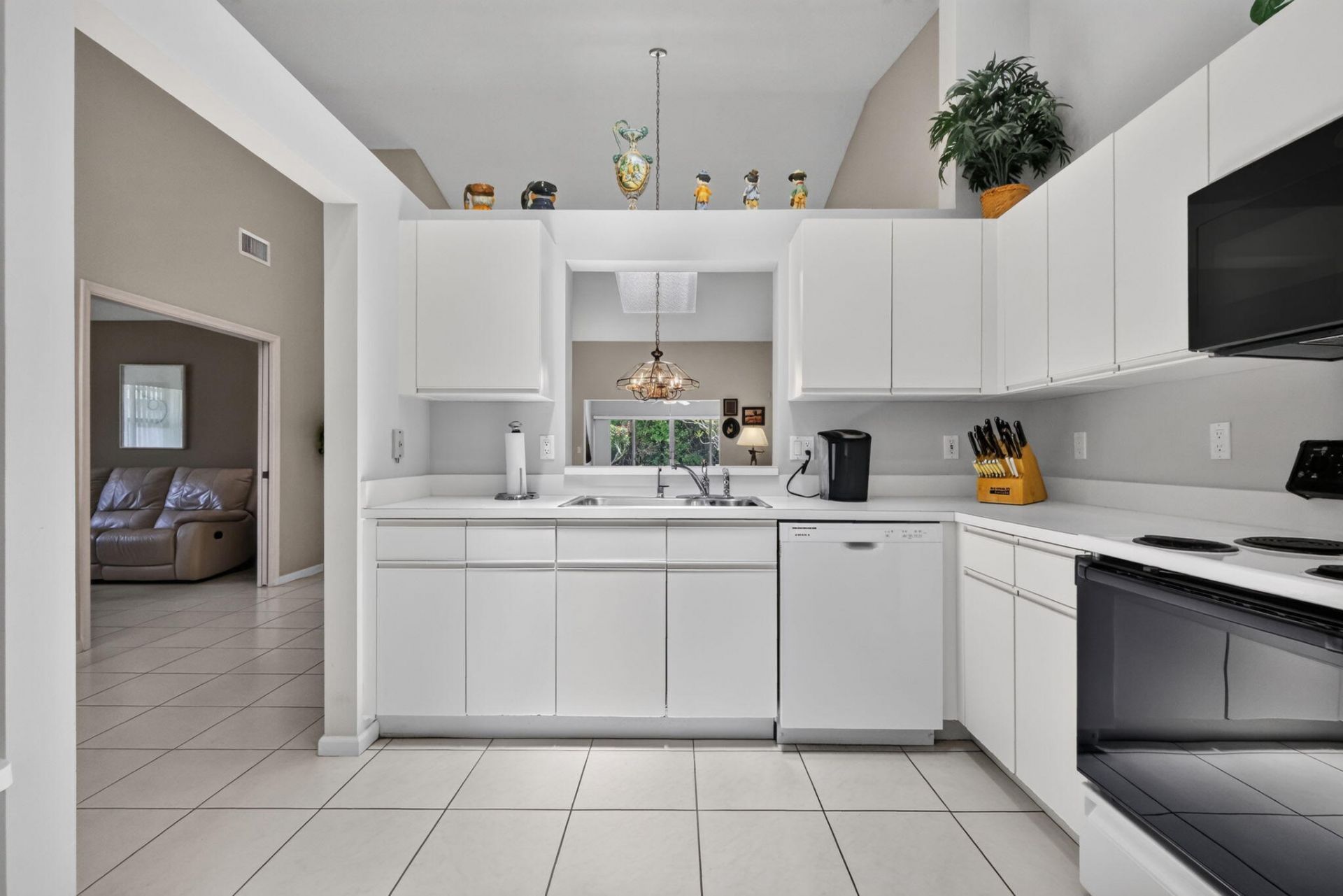 7223 Summer Tree Drive, Boynton Beach, FL 33437 Photo