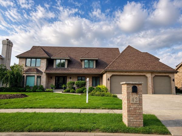 42 FOUNDERS POINTE NORTH Drive , Bloomingdale, IL 60108