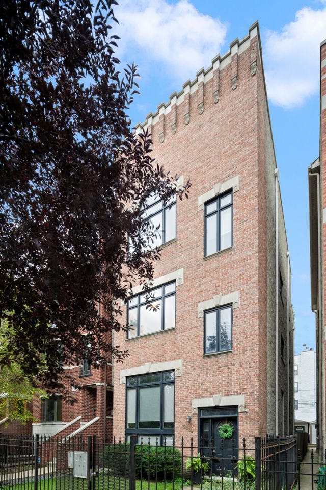 2039 W Crystal Street, Unit 2, Chicago, IL 60622 Main Photo
