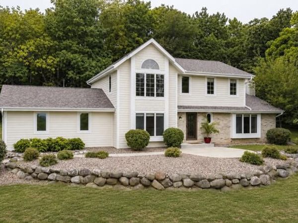 S26W31396 Cregennan Bae -, Genesee, WI 53183
