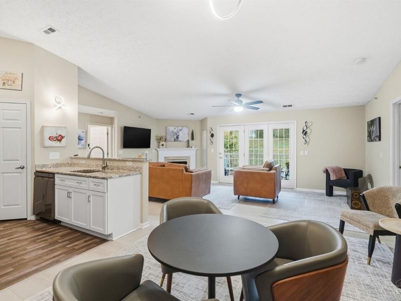 5449 Michelles Oak Court, Unit I, Green Township, OH 45248 Photo 8