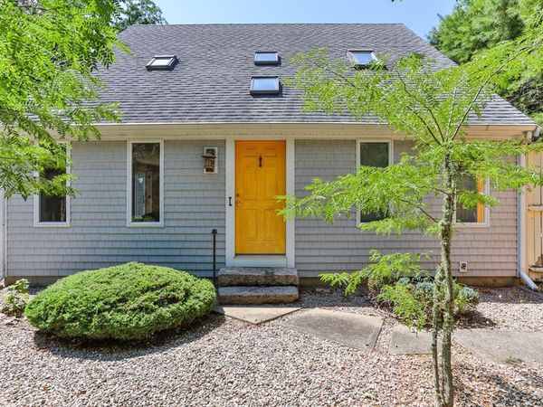 21 Mill Road, Falmouth, MA 02540