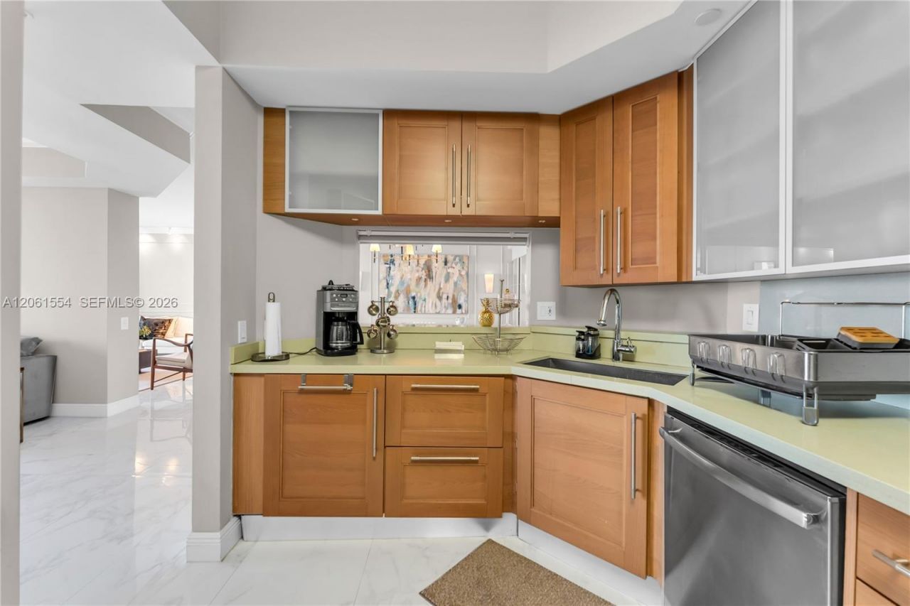 888 Brickell Key Dr , Unit 508, Miami, FL 33131 Photo