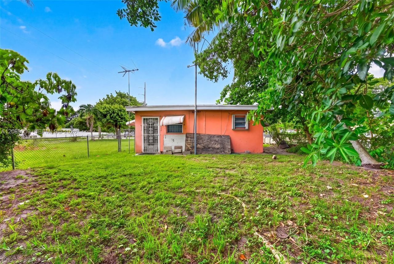 3111 NW 57th St , Miami, FL 33142 Photo