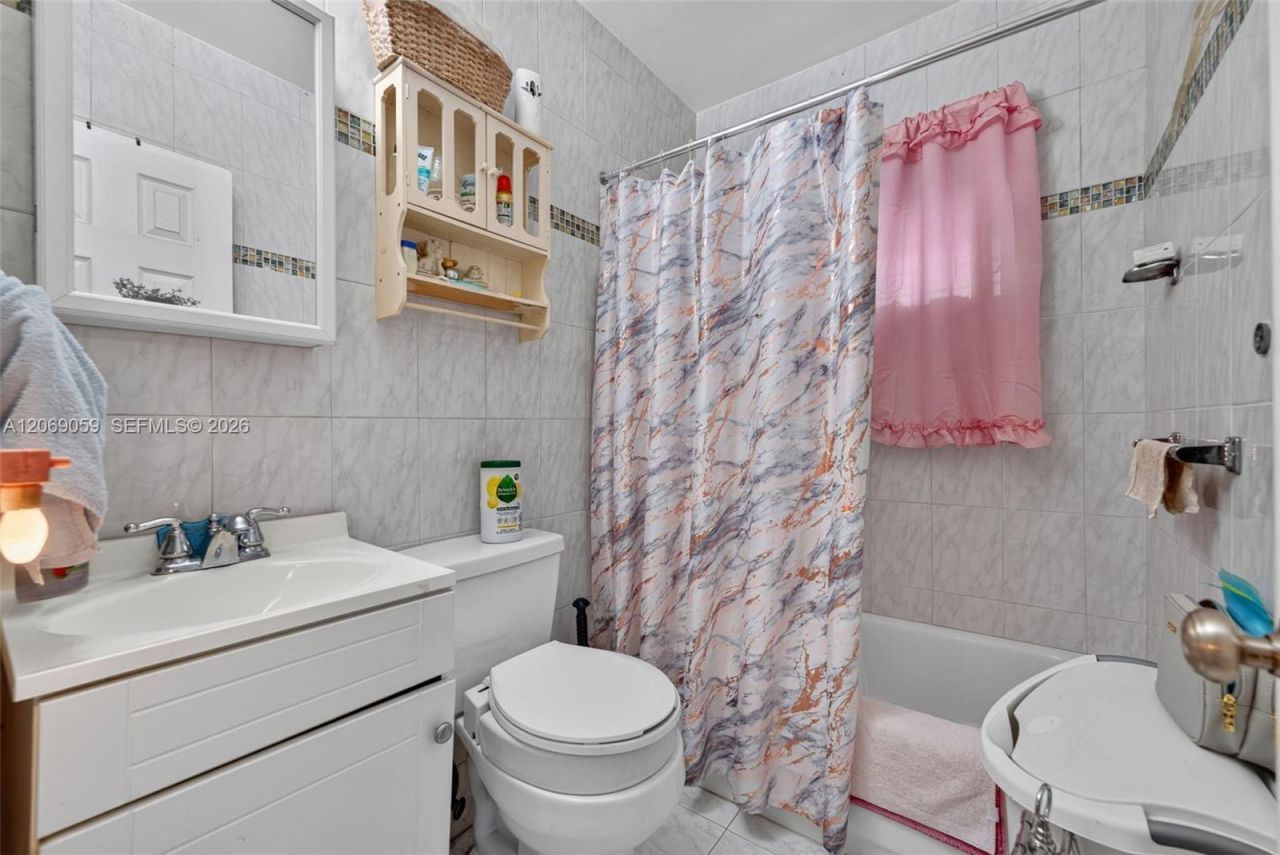3111 NW 57th St , Miami, FL 33142 Photo