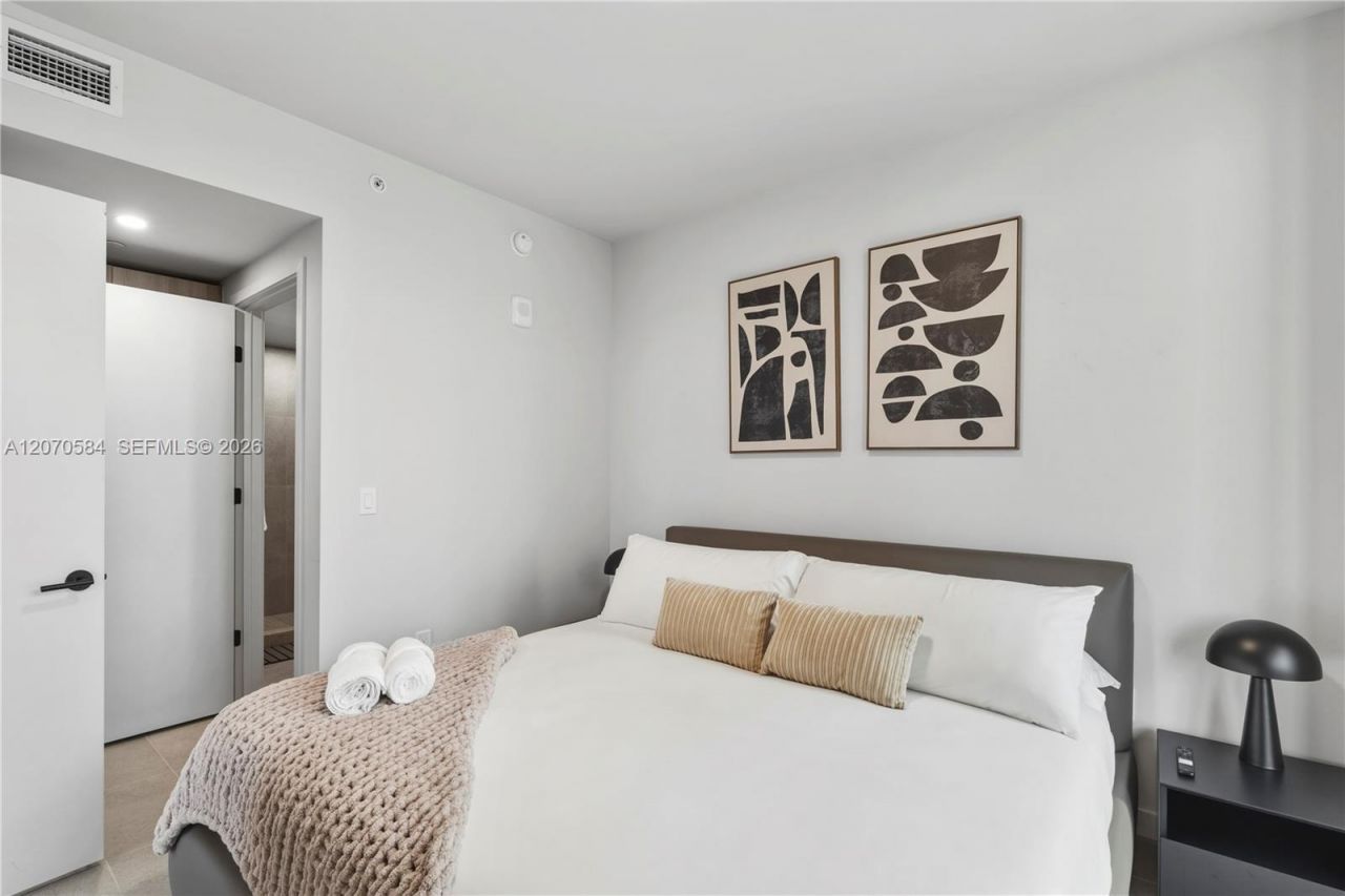 121 NE 5th St, Unit 3312, Miami, FL 33132 Photo