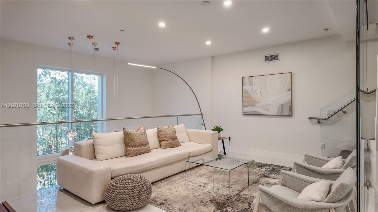 455 NE 39th St, Unit 112, Miami, FL 33137 Photo