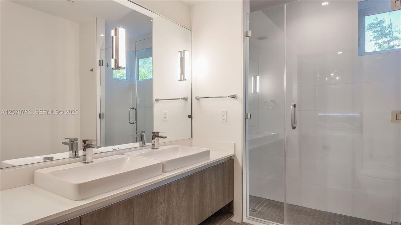 455 NE 39th St, Unit 112, Miami, FL 33137 Photo