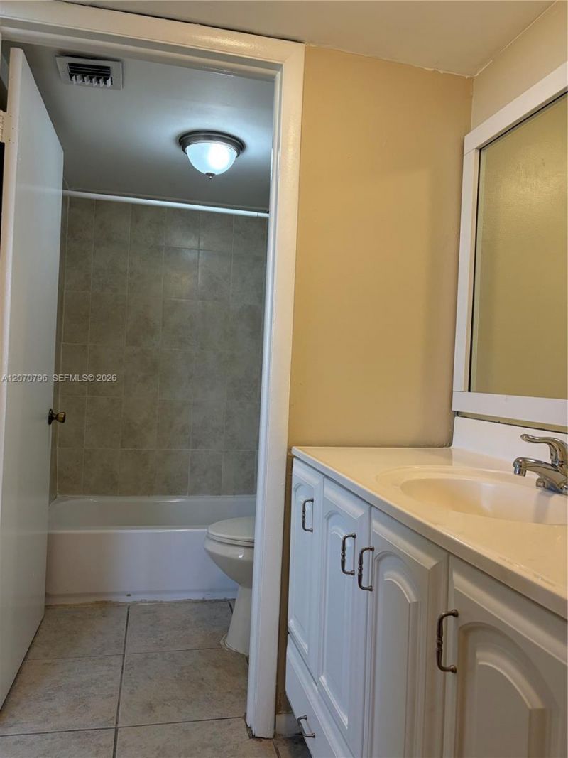 10865 SW 112th Ave , Unit 313, Miami, FL 33176 Photo