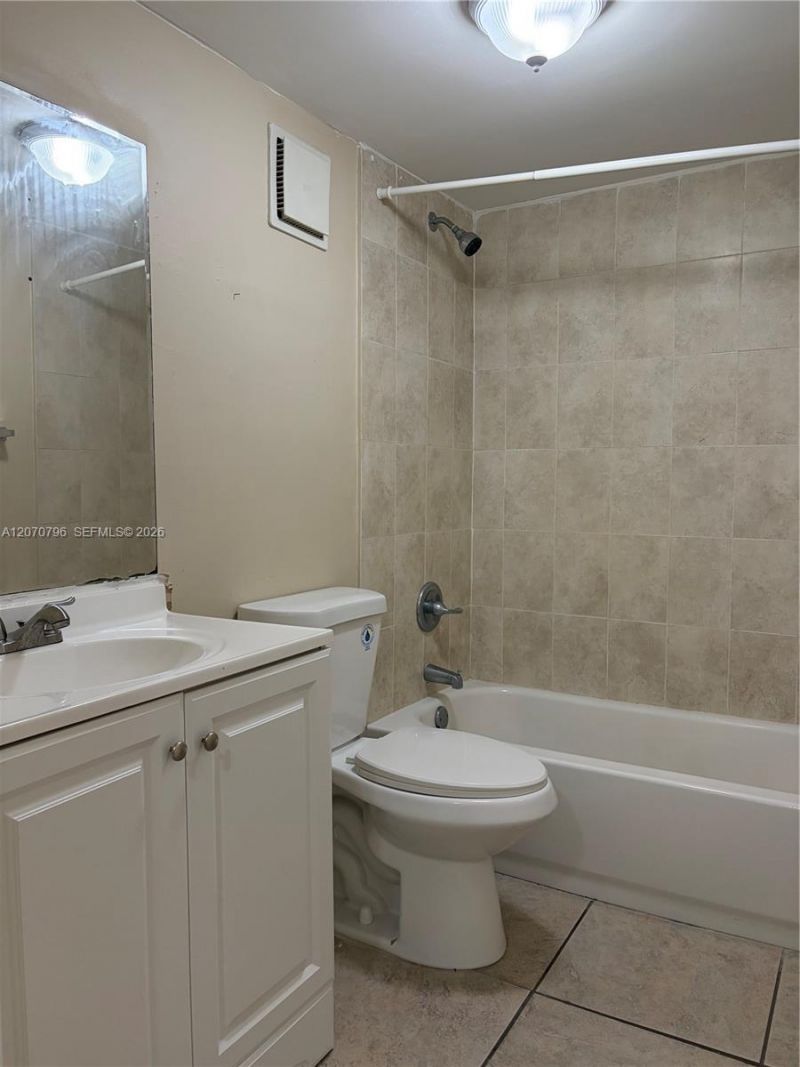 10865 SW 112th Ave , Unit 313, Miami, FL 33176 Photo