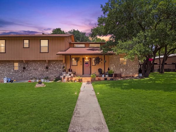410 Susie Dr, Canyon Lake, TX 78133