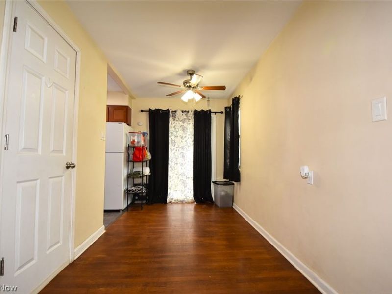 565 E Hopocan Avenue, Barberton, OH 44203 Photo 5